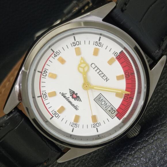Vintage 1972 Citizen Automatic Mens Silver Watch W/daydate & Red accents - Picture 1 of 9